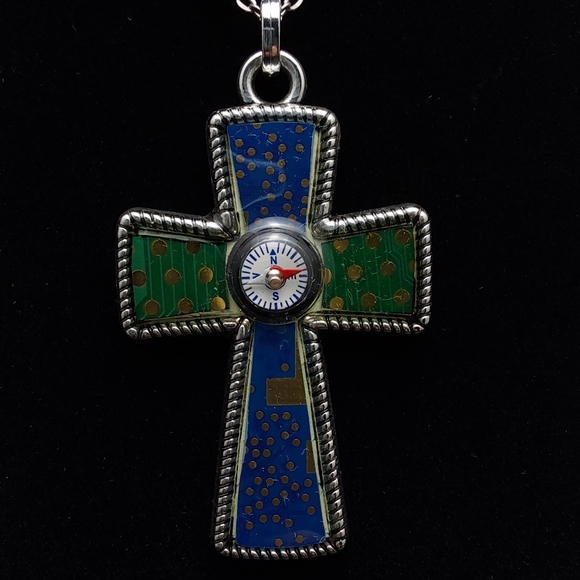 GEEK BLING- Hand crafted ,pendant cross & earring set - Picture 4 of 4